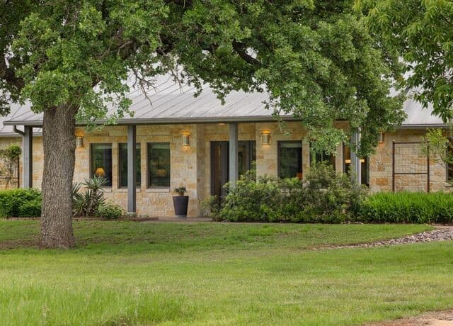 2-bedroom rental at 1163 Big Bend Ln in Fredericksburg, TX — photo 3