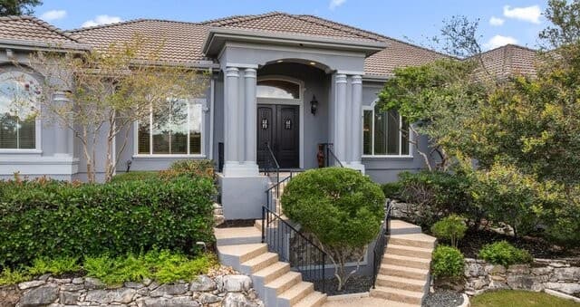 4-bedroom rental at 2022 Via Vineda in San Antonio, TX — photo 3