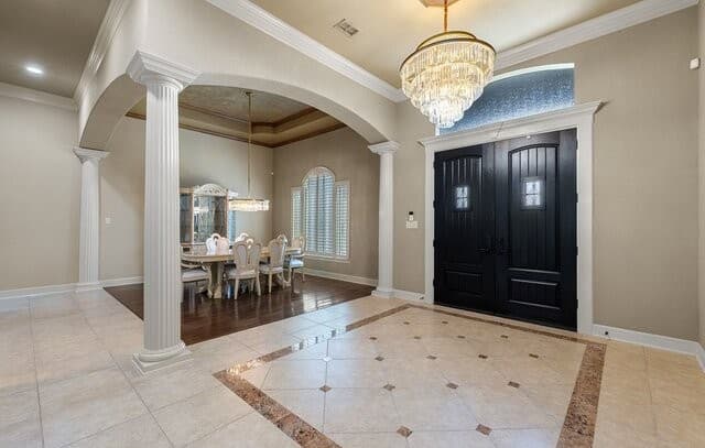 4-bedroom rental at 2022 Via Vineda in San Antonio, TX — photo 5