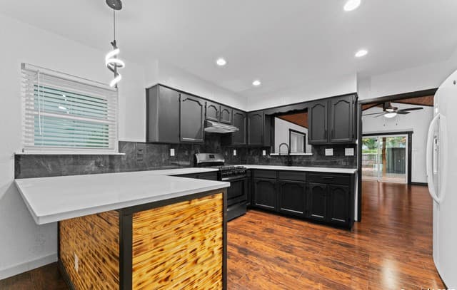 3-bedroom rental at 1638 W Ashby Pl in San Antonio, TX — photo 5
