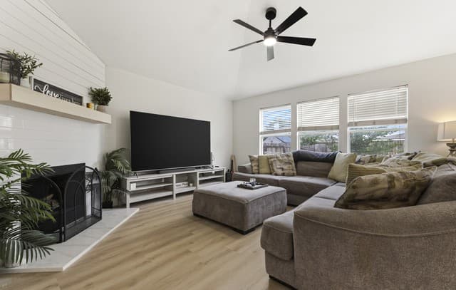 4-bedroom rental at 7426 Obbligato Ln in San Antonio, TX — photo 2