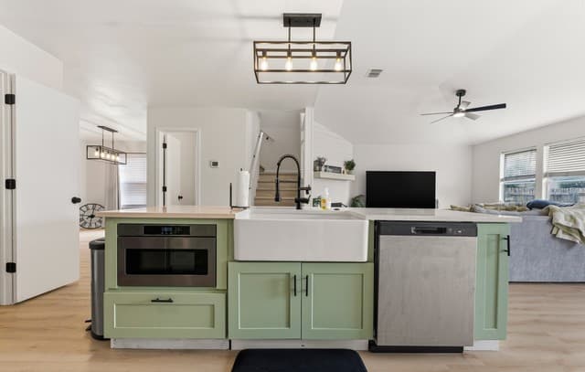 4-bedroom rental at 7426 Obbligato Ln in San Antonio, TX — photo 3