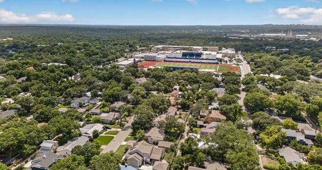 4-bedroom rental at 255 Retama Pl in Alamo Heights, TX — photo 5