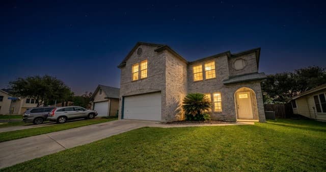 3-bedroom rental at 7258 Dwarf Palm in San Antonio, TX — photo 3