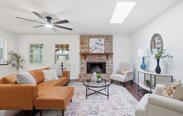 4-bedroom rental at 105 Mossridge in Universal City, TX — photo 1