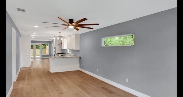 3-bedroom rental at 618 E Evergreen St in San Antonio, TX — photo 3