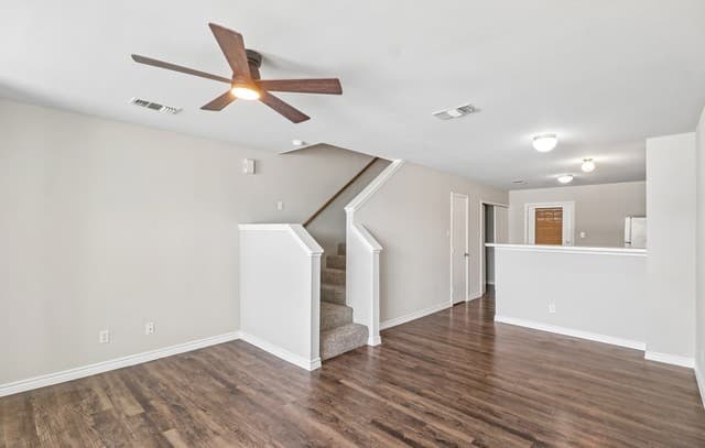 2-bedroom rental at 111 Autumn Pass in San Antonio, TX — photo 2