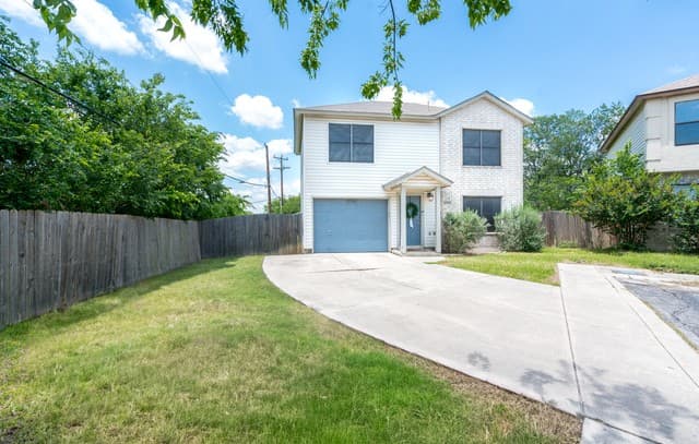 3-bedroom rental at 8903 Kenton Briar in San Antonio, TX — photo 2