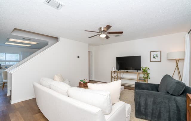 3-bedroom rental at 8903 Kenton Briar in San Antonio, TX — photo 5