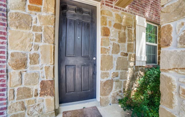 3-bedroom rental at 6431 Lionheart Park in San Antonio, TX — photo 3