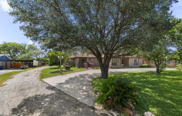 3-bedroom rental at 1969 Fm 1516 S in China Grove, TX — photo 2