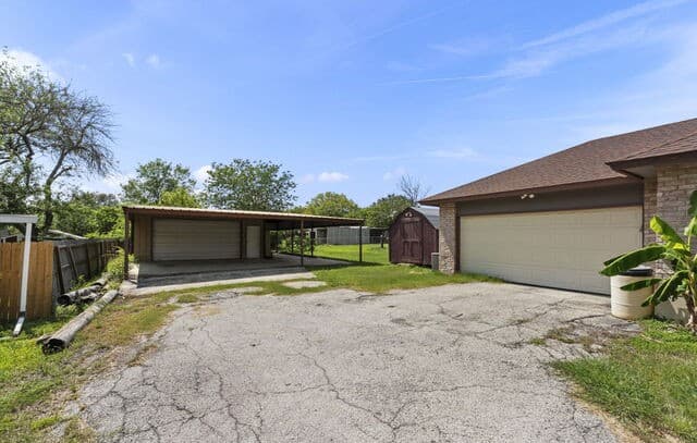 3-bedroom rental at 1969 Fm 1516 S in China Grove, TX — photo 4