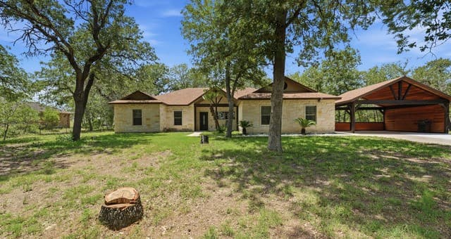 4-bedroom rental at 105 Wild Stallion in La Vernia, TX — photo 1