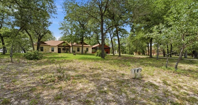 4-bedroom rental at 105 Wild Stallion in La Vernia, TX — photo 3