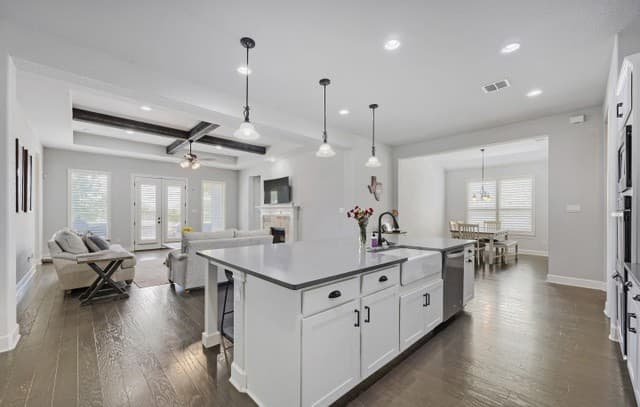 4-bedroom rental at 28815 Throssel Ln in San Antonio, TX — photo 4