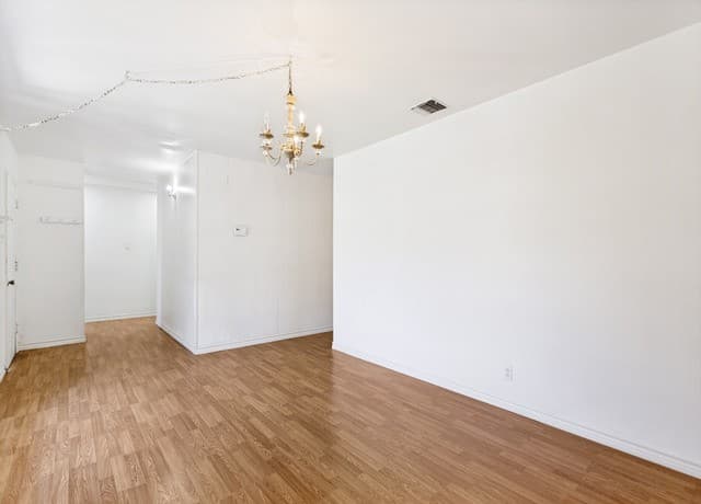 3-bedroom rental at 6022 Redbrook Dr in San Antonio, TX — photo 4
