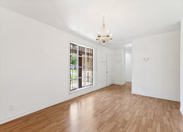 3-bedroom rental at 6022 Redbrook Dr in San Antonio, TX — photo 5