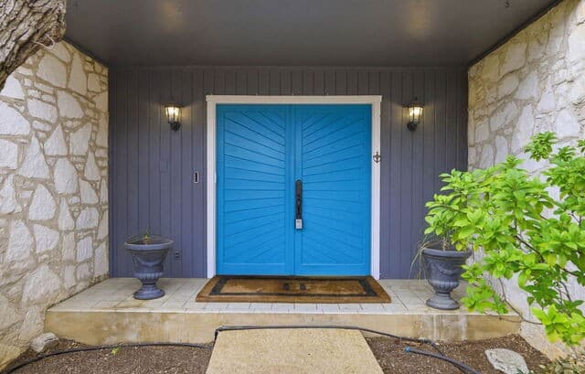 4-bedroom rental at 1739 Royal Crescent in San Antonio, TX — photo 5