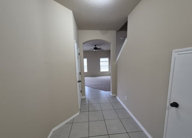 rental at 8710 Vista De Nubes in Converse, TX — photo 2