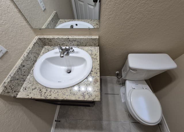 rental at 8710 Vista De Nubes in Converse, TX — photo 3