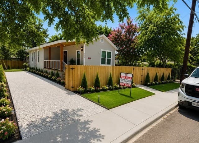 3-bedroom rental at 2115 S Navidad St in San Antonio, TX — photo 1