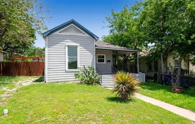 3-bedroom rental at 435 Belmont in San Antonio, TX — photo 3