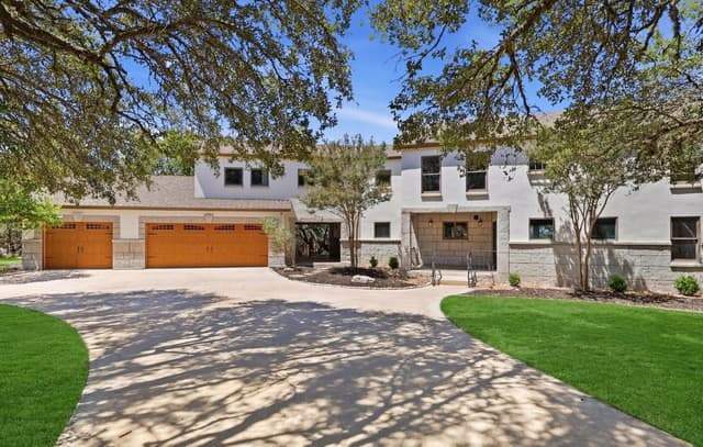 4-bedroom rental at 101 Ranch Vw in Boerne, TX — photo 2
