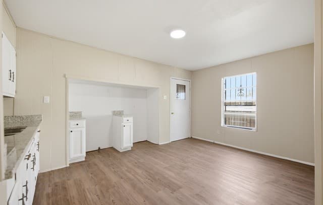 3-bedroom rental at 1820 E Highland in San Antonio, TX — photo 5