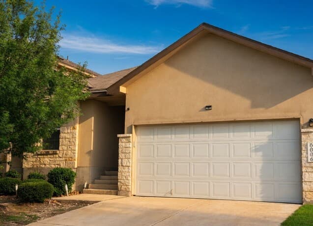 3-bedroom rental at 6006 Akin Quay in San Antonio, TX — photo 1