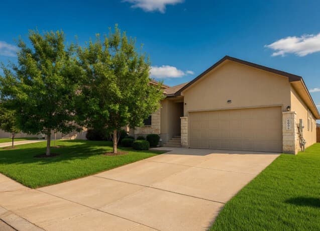 3-bedroom rental at 6006 Akin Quay in San Antonio, TX — photo 2