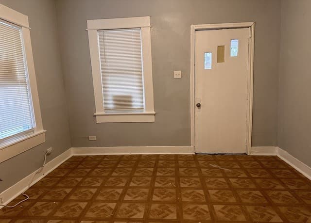1-bedroom rental at 1319 Leal St Unit 2 in San Antonio, TX — photo 3