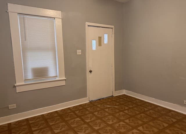 1-bedroom rental at 1319 Leal St Unit 2 in San Antonio, TX — photo 4