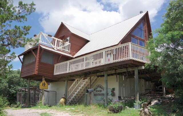1-bedroom rental at 620 County Road 242 in Hondo, TX — photo 1