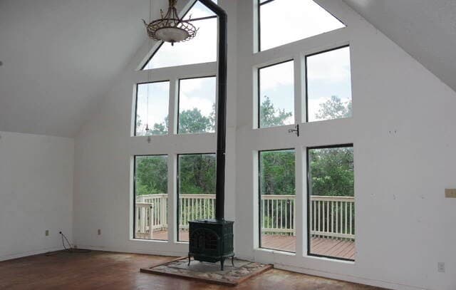1-bedroom rental at 620 County Road 242 in Hondo, TX — photo 4