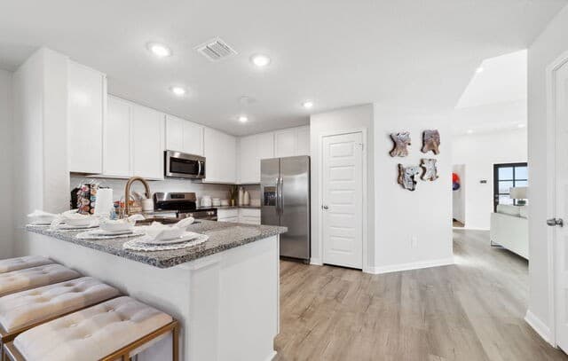 4-bedroom rental at 8636 Merlin Cove in San Antonio, TX — photo 5