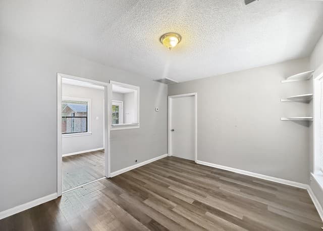 3-bedroom rental at 842 Price Ave in San Antonio, TX — photo 2