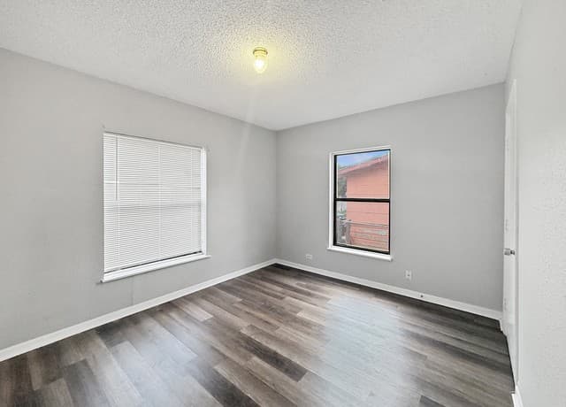 3-bedroom rental at 842 Price Ave in San Antonio, TX — photo 4