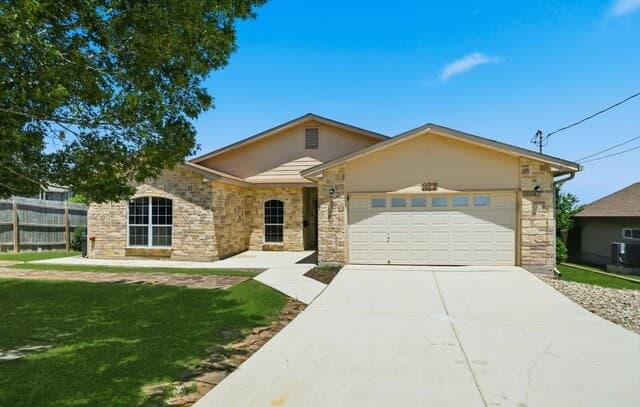 3-bedroom rental at 7803 Alton Blvd in Selma, TX — photo 3