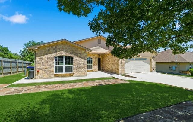 3-bedroom rental at 7803 Alton Blvd in Selma, TX — photo 4