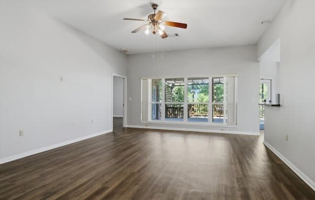 3-bedroom rental at 7803 Alton Blvd in Selma, TX — photo 5