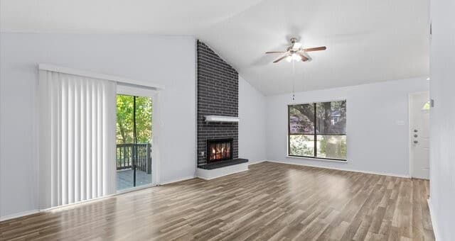 2-bedroom rental at 209 Crystal Cyn in Universal City, TX — photo 4