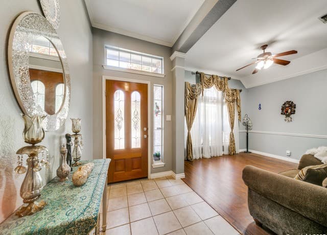 3-bedroom rental at 5918 Hart Fld in San Antonio, TX — photo 5