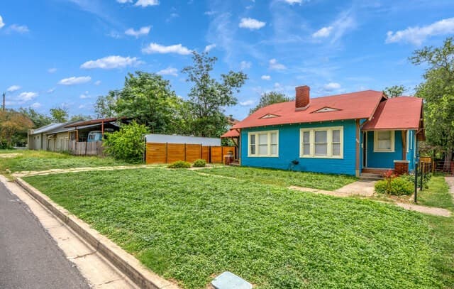 rental at 616 W Agarita in San Antonio, TX — photo 1