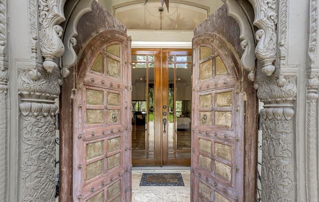 4-bedroom rental at 14014 Bluff Manor Dr in San Antonio, TX — photo 5
