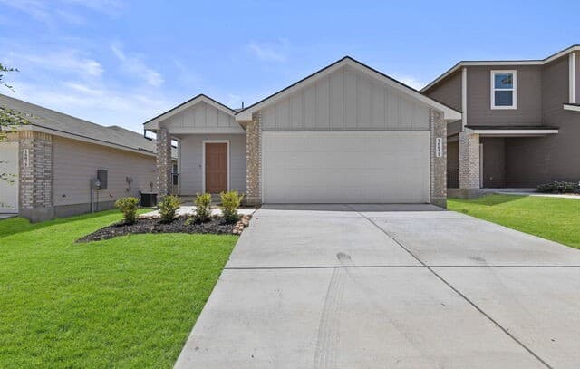 3-bedroom home for sale at 16071 Mahogany Way in Elmendorf TX