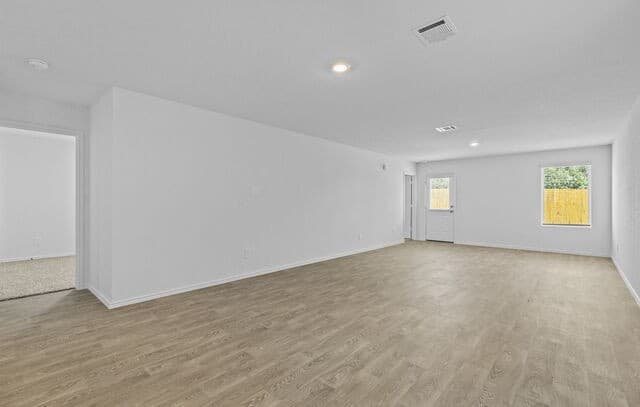 4-bedroom rental at 16068 Mahogany Way in Elmendorf, TX — photo 5