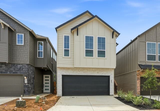 3-bedroom rental at 6464 Babcock Road Unit 903 in San Antonio, TX — photo 1