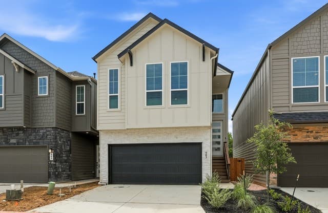 3-bedroom rental at 6464 Babcock Road Unit 903 in San Antonio, TX — photo 2