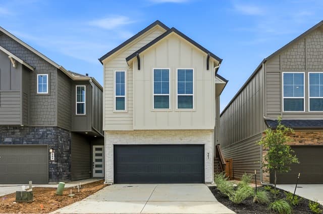 3-bedroom rental at 6464 Babcock Road Unit 903 in San Antonio, TX — photo 3