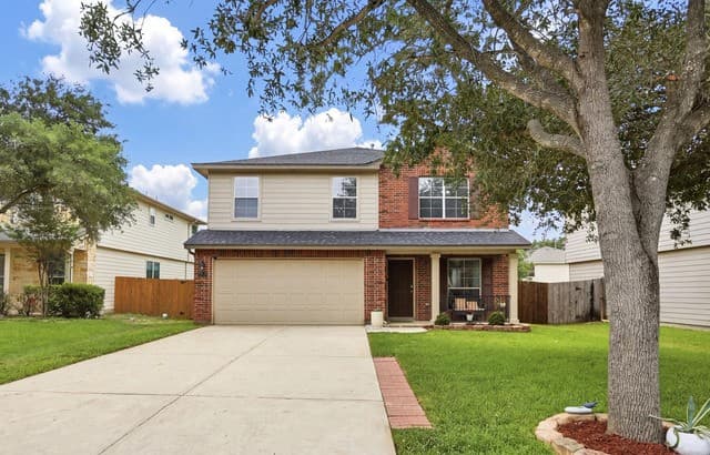 5-bedroom rental at 5930 Sapphire Cave in San Antonio, TX — photo 1